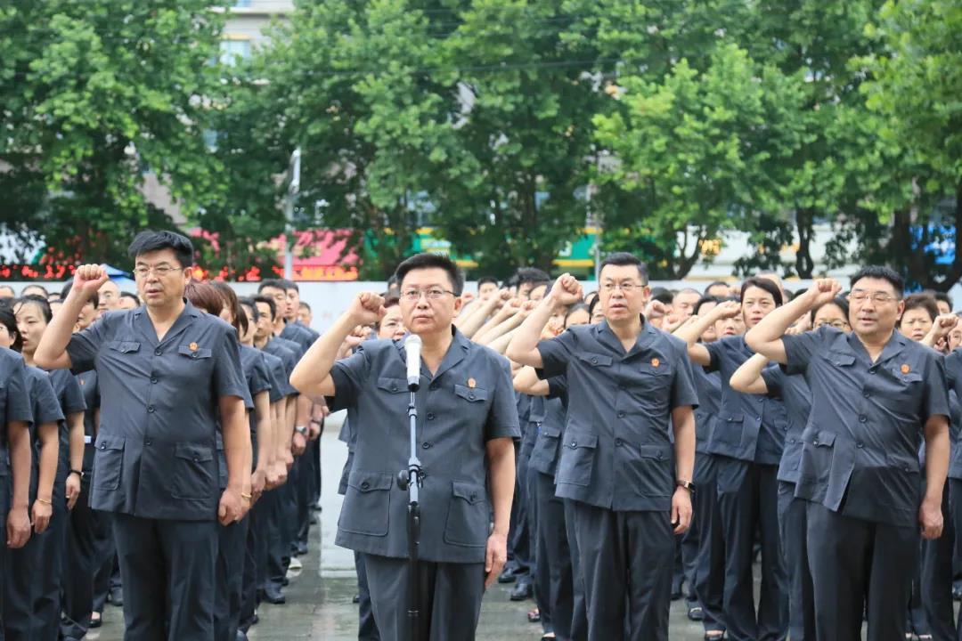 请出示文件